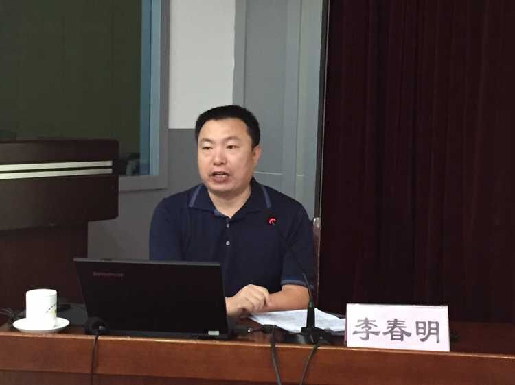 宋协娜李春明为第26期思想政治理论课骨干教师科研素养培训班学员作